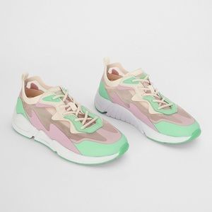 Fabletics Misty Lilac 7.5 Performance Sneakers